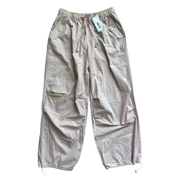NWT ASOS Utility Parachute Cargo Pants Women’s 2 Pink Wide Leg Drawstring Hem - Picture 2 of 9